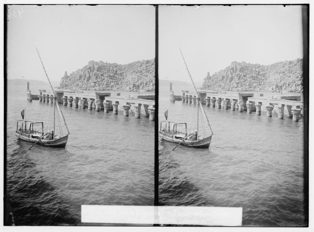 Zachodnia kolumnada Świątyni Izydy na Philae