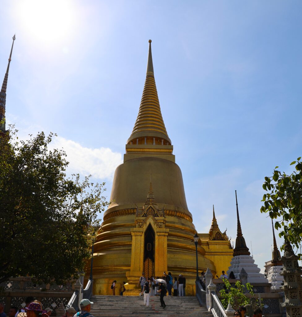 Phra Siratana Chedi — Złota Chedi